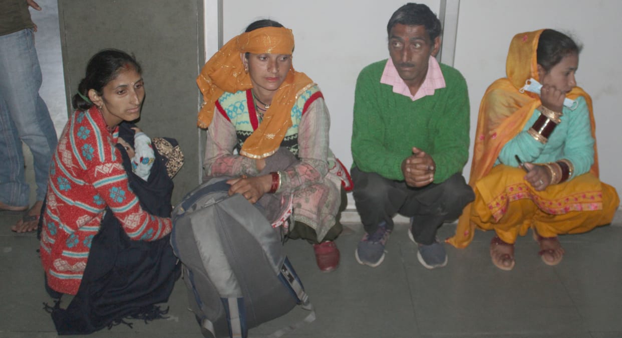Patients waiting for one and a half hours of doctors