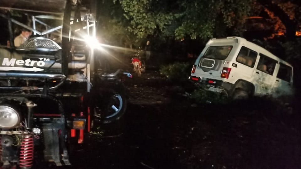 Two bike riders died due to vehicle collision in Shahjahanpur