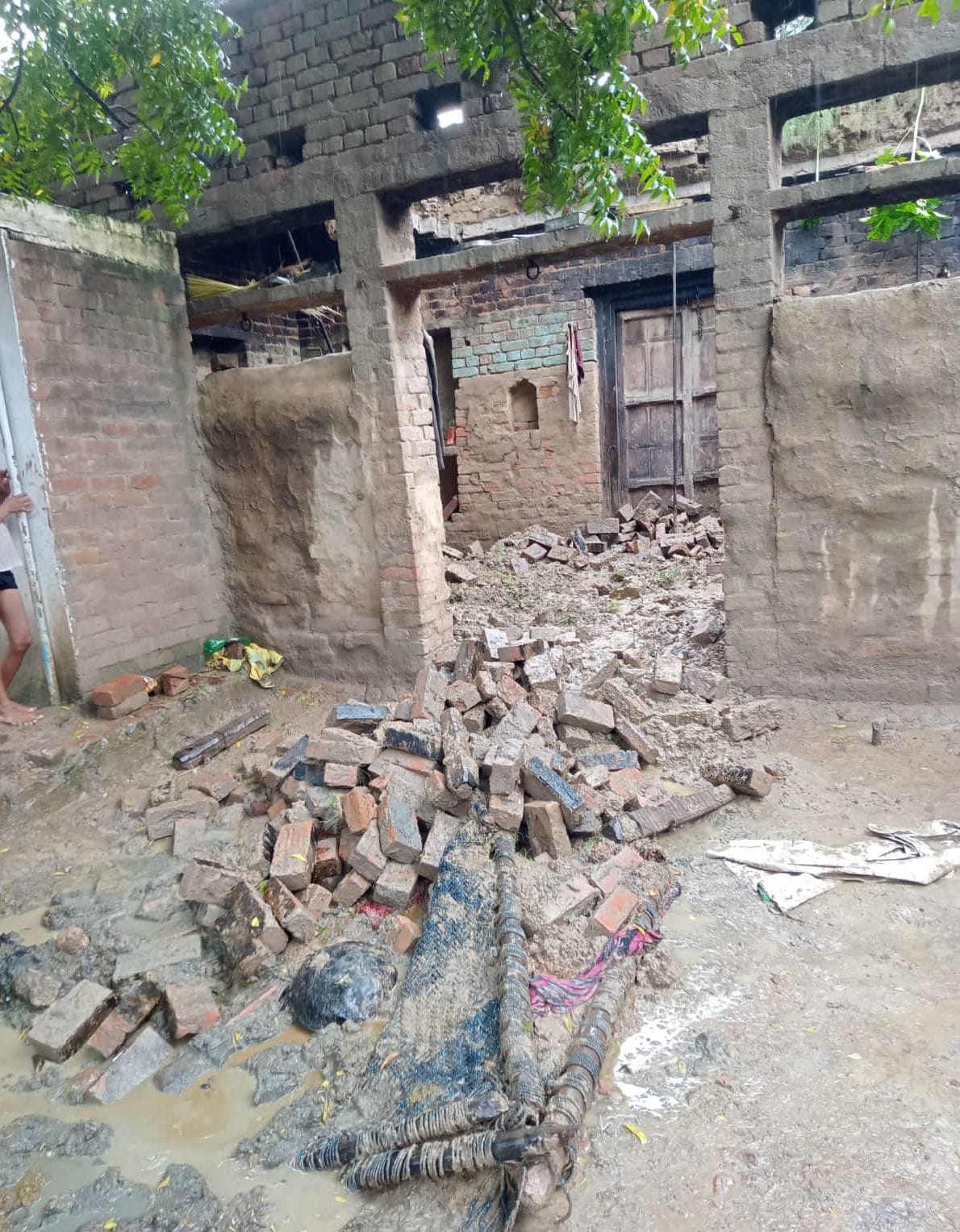 Woman dies, daughter injured due to roof collapse