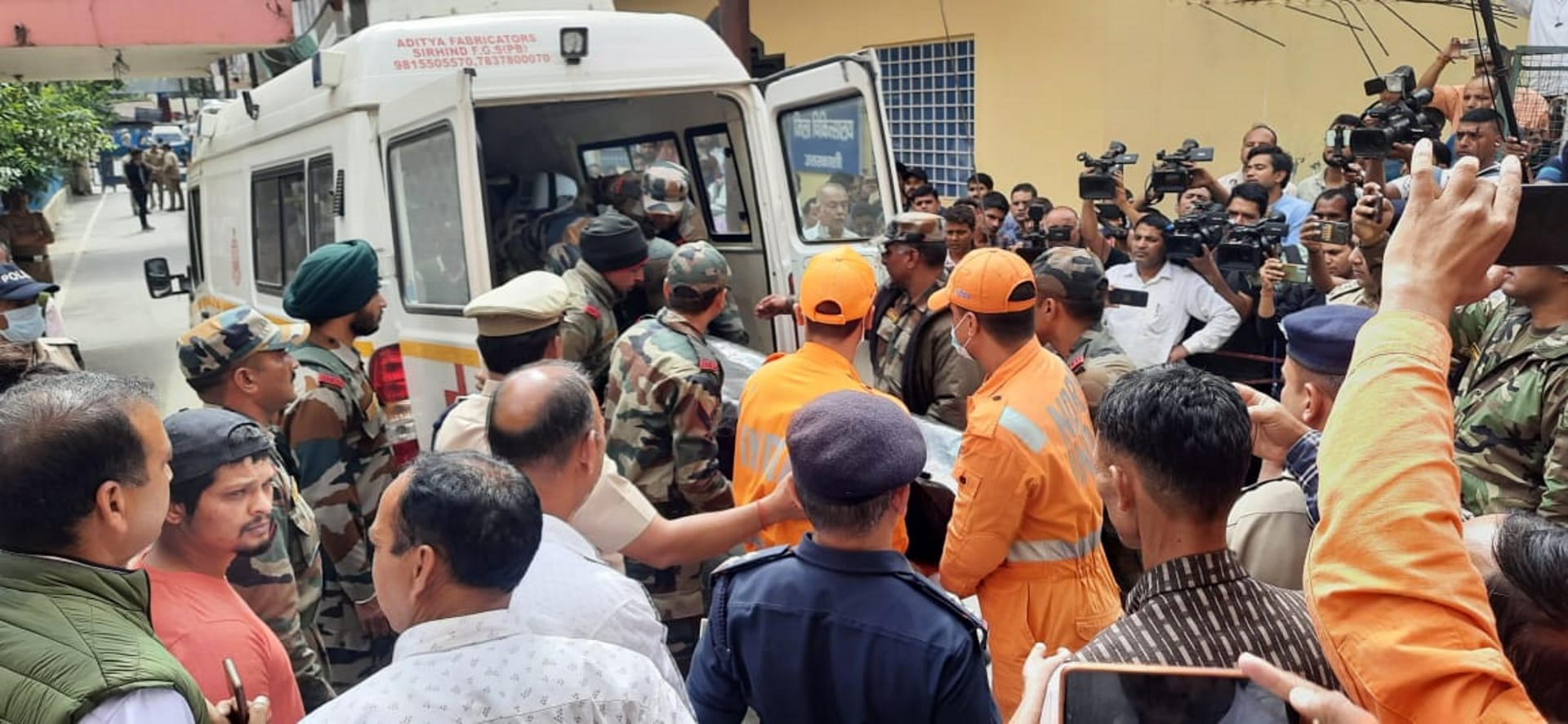 Uttarkashi Avalanche accident killed many people Uttarakhand news in hindi