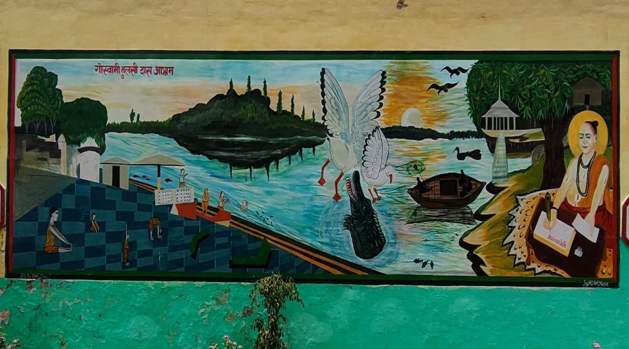 Prisoners made Kashi Vishwanath Dham on walls of varanasi district jail and worship daily