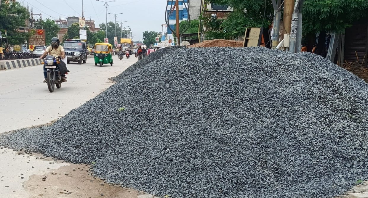 road jam encroachment