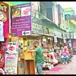 ताजमहल के आसपास की दुकानें