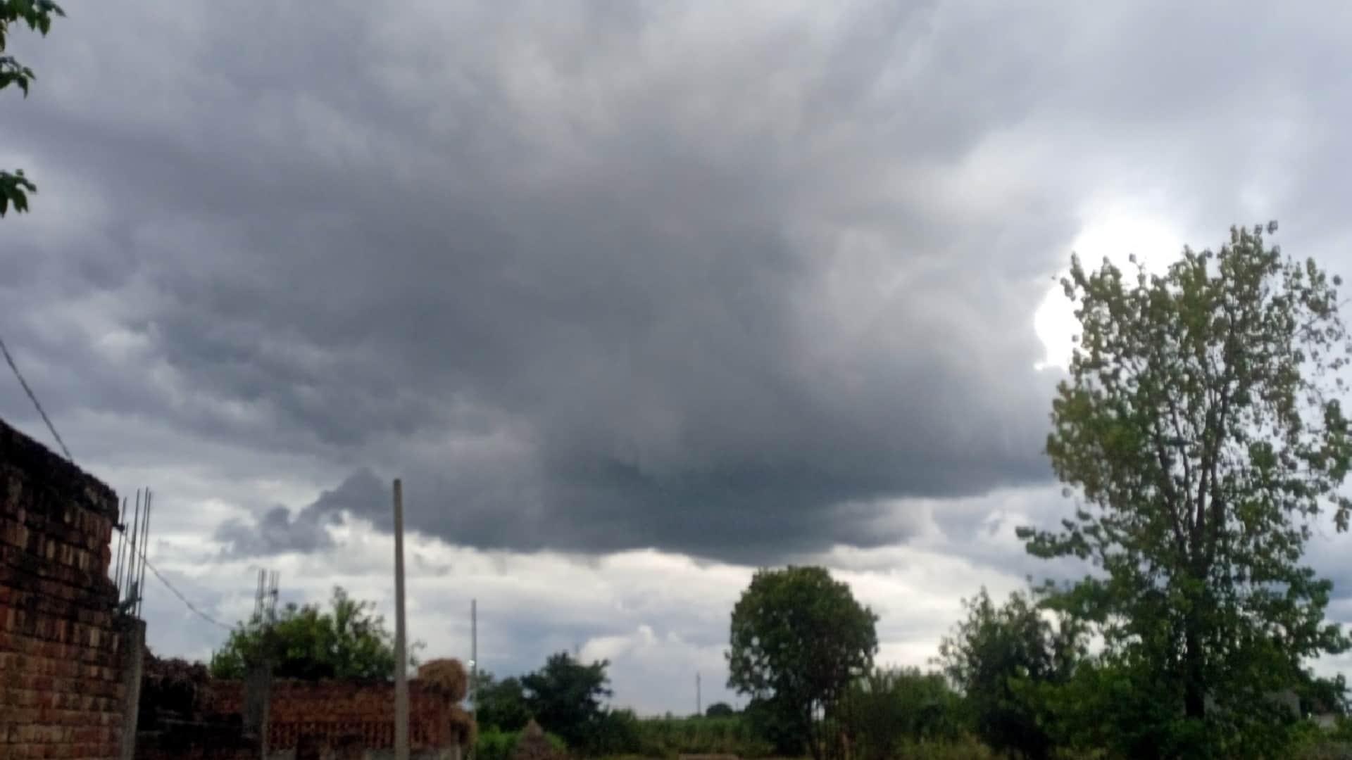 UP: yellow alert for four days in western UP due to Rain, pleasant weather, pollution decreased
