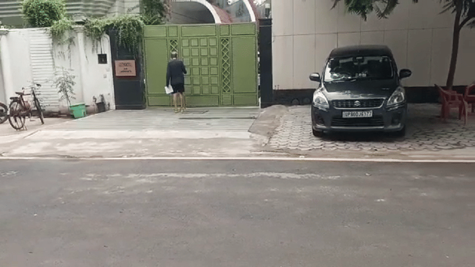 Income Tax Raids On Several Locations Of Ladhani Group In Agra