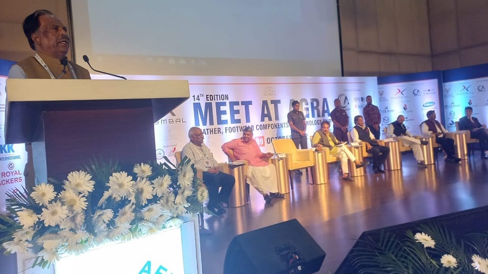 Meet At Agra inagurated at tread center in Agra