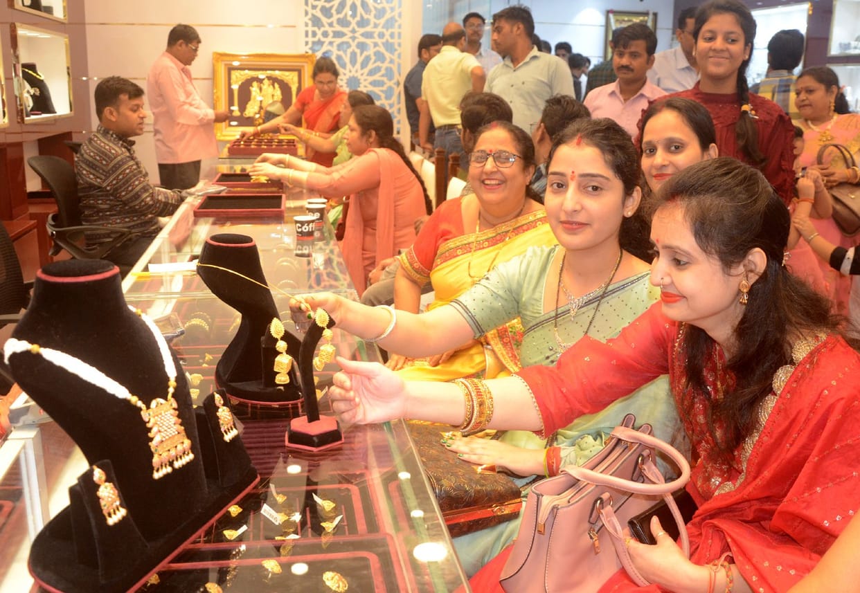 Aligarh : Karva Chauth : Light jewelry first choice with quality