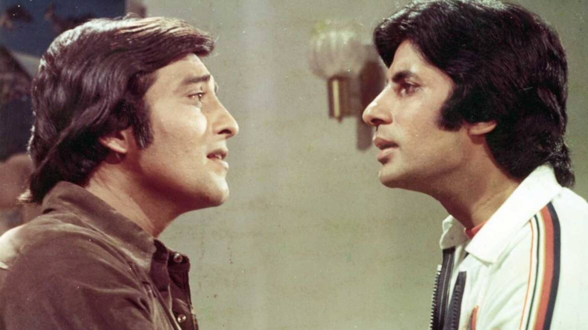 Amitabh Bachchan Birthday Big Give gave many Superhit films with Rajesh Khanna Shashi Kapoor Dharmendra