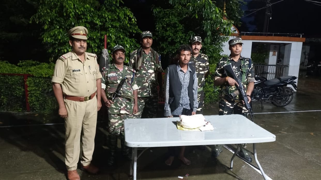 bahraich police arrested drug smuggler.