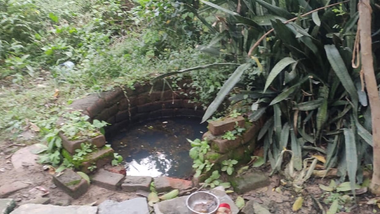 Two year old child dies due to drowning in well in chhattisgarh korba
