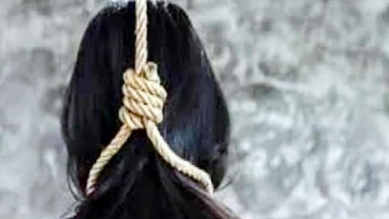 chhattisgarh adj's daughter commits suicide in kawardha