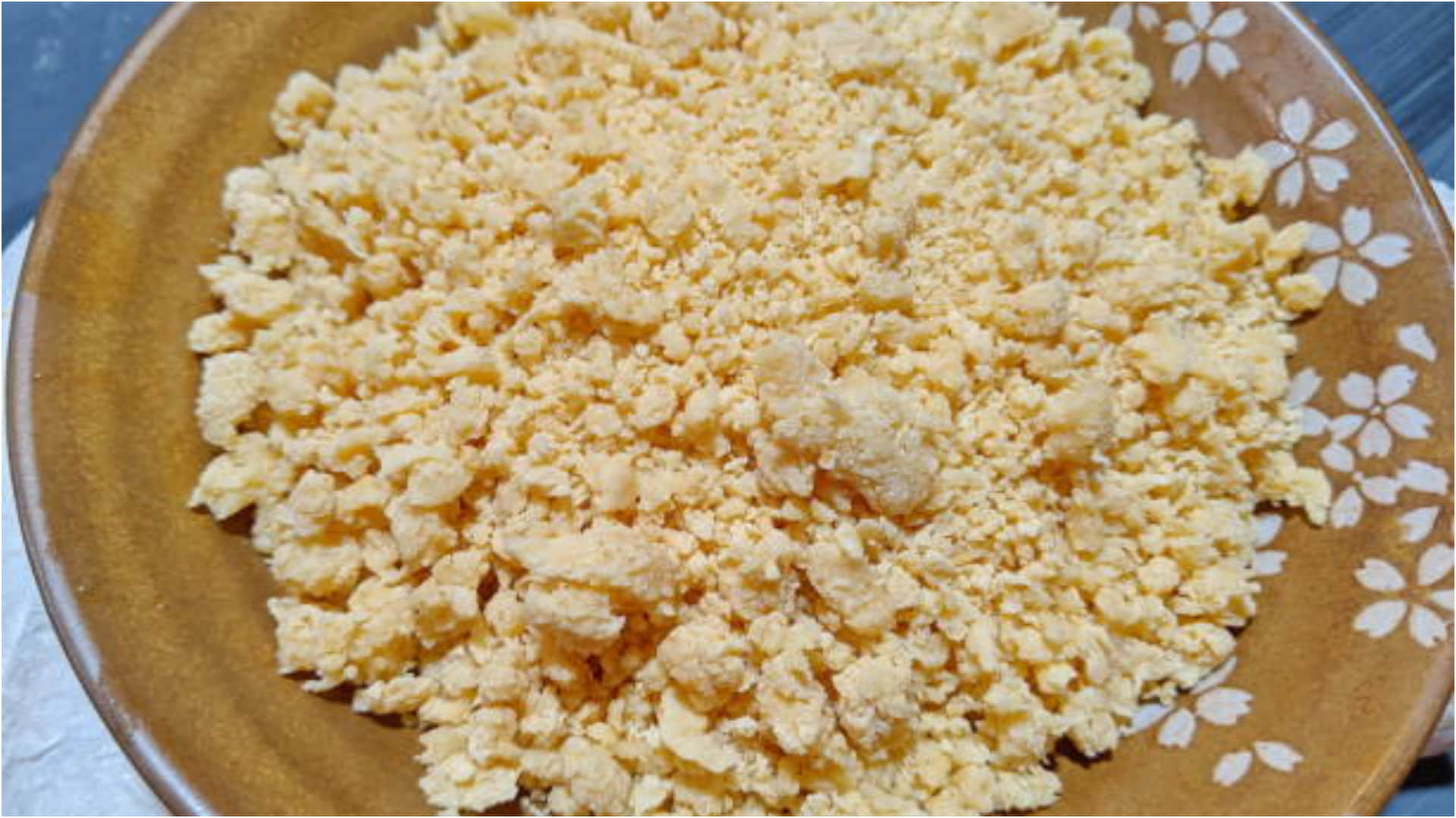 diwali 2022 make two mithai recipe nariyal barfi besan barfi