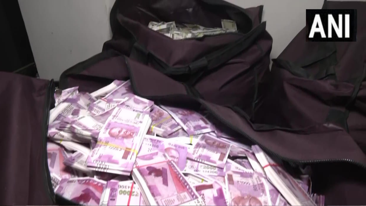 Big success of Surat Police Fake notes worth Rs 17 crore 75 lakh recovered from Delhi