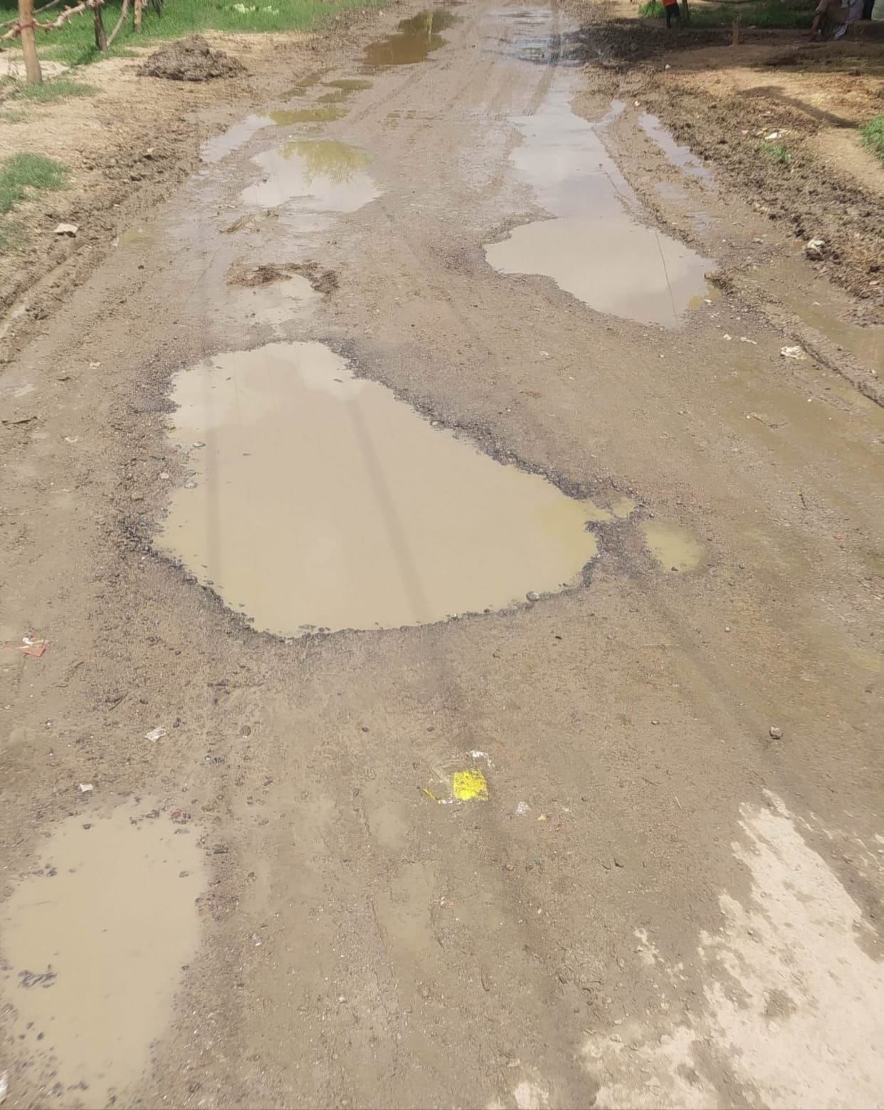 Banda: Flood and rain deepened the potholes of the roads