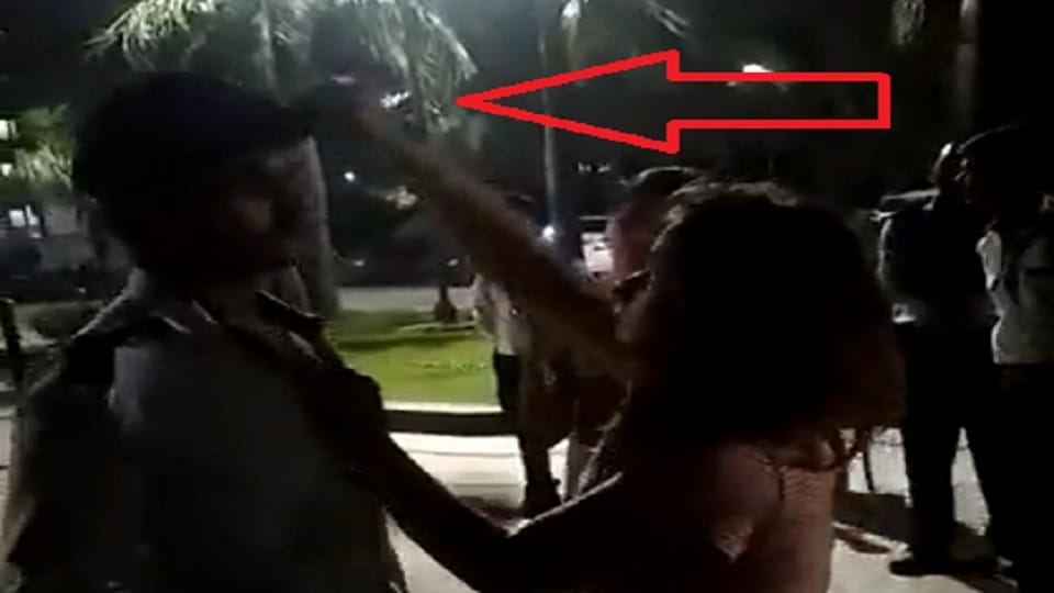 noida girl misbehave with guard in ajnara homes society