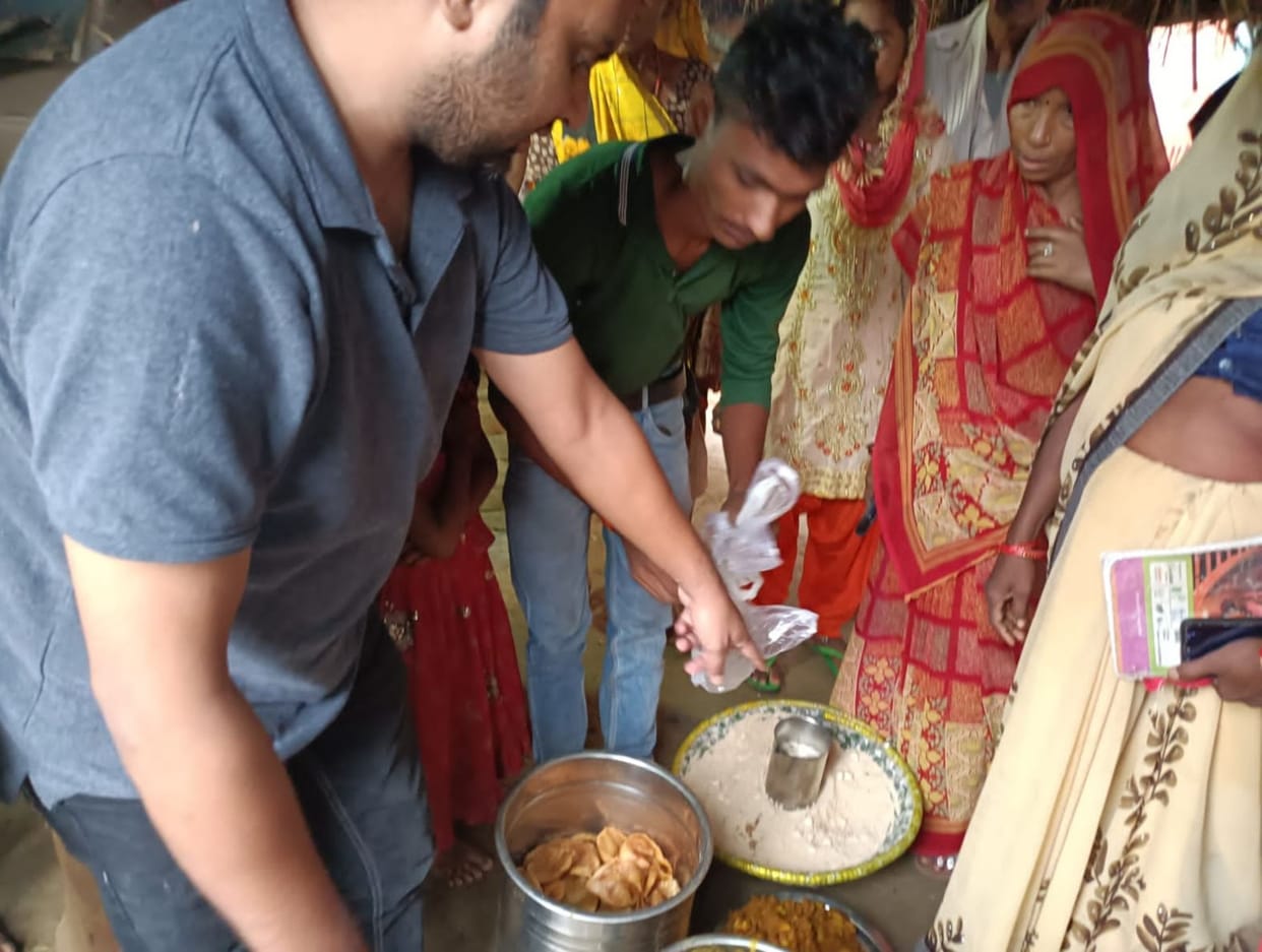 14 people deteriorated due to food poisoning