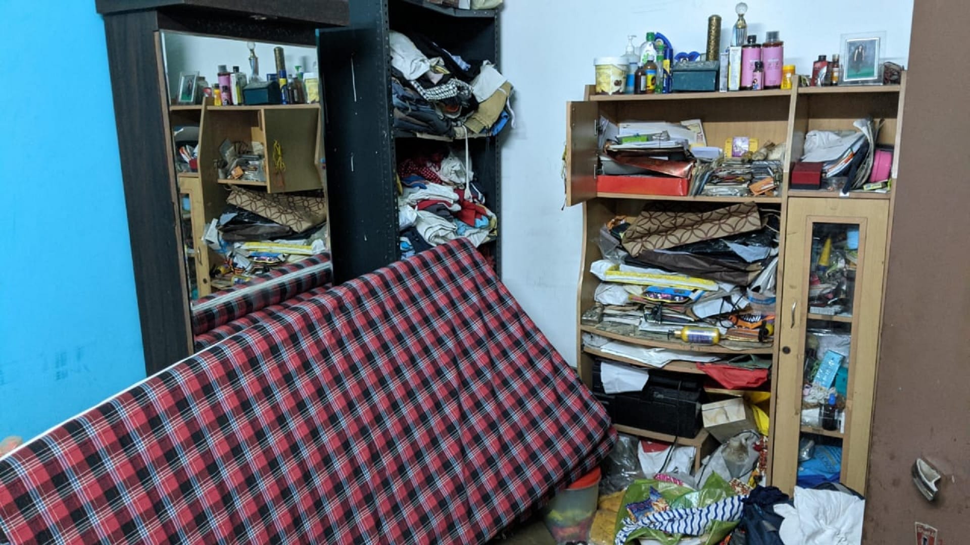 Ghaziabad Robbery Case 24 lakh looted by taking mother and daughter hostage in Ghaziabad See photos