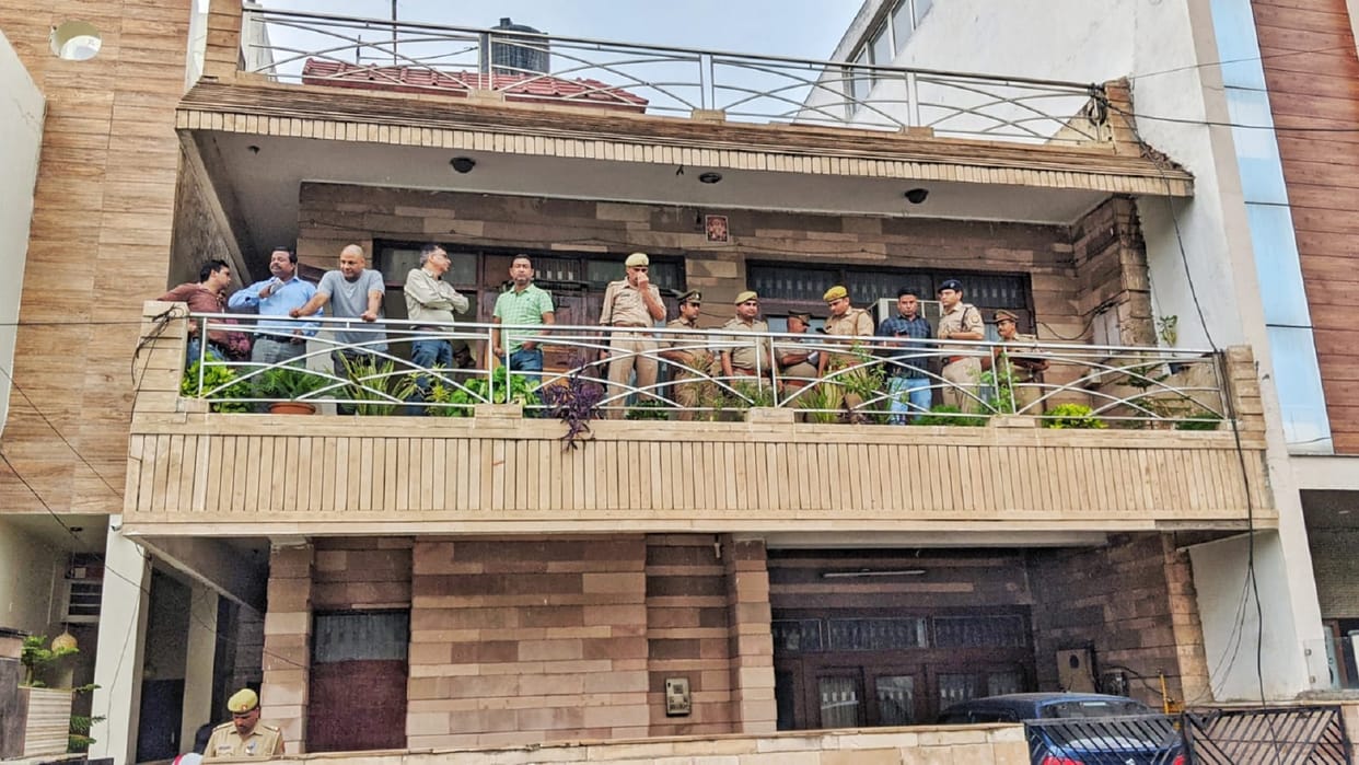 Ghaziabad Robbery Case The miscreants told the reason of the crime to the hostage family during the robbery