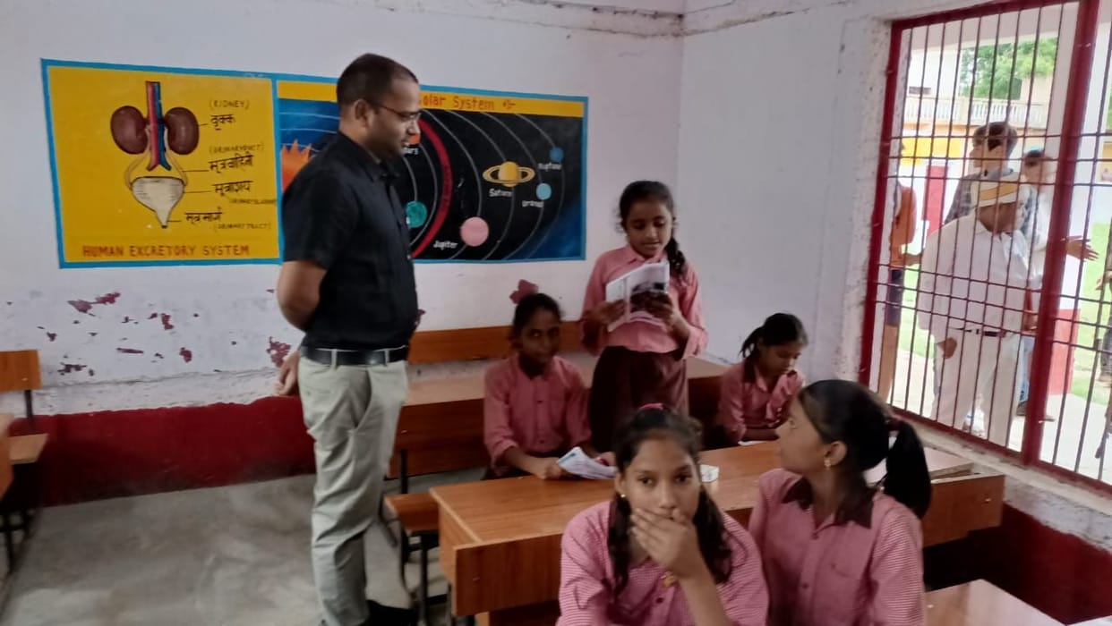 Hathras: Children could not even read a book properly in front of DM