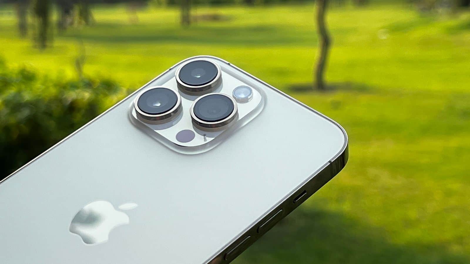 iPhone 14 Pro Series iPhone 13 Mini and iPhone 12 Discontinued in India After iPhone 15 Series Launched