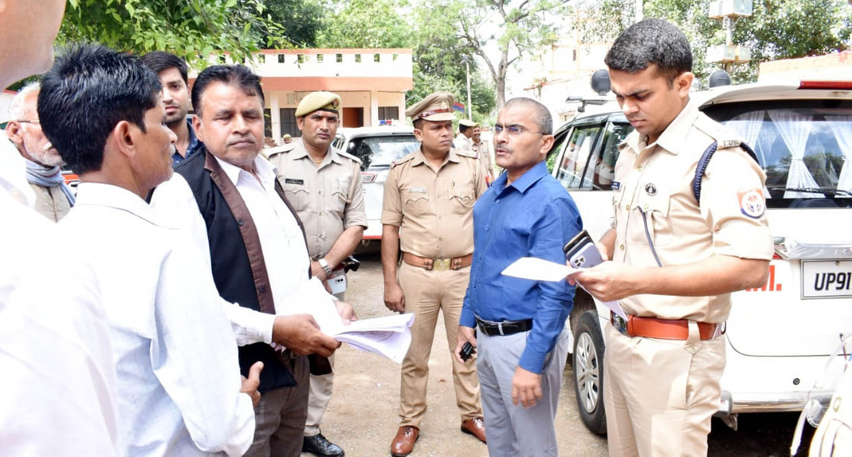 Hamirpur: Complaint received, DM sent team to remove encroachment