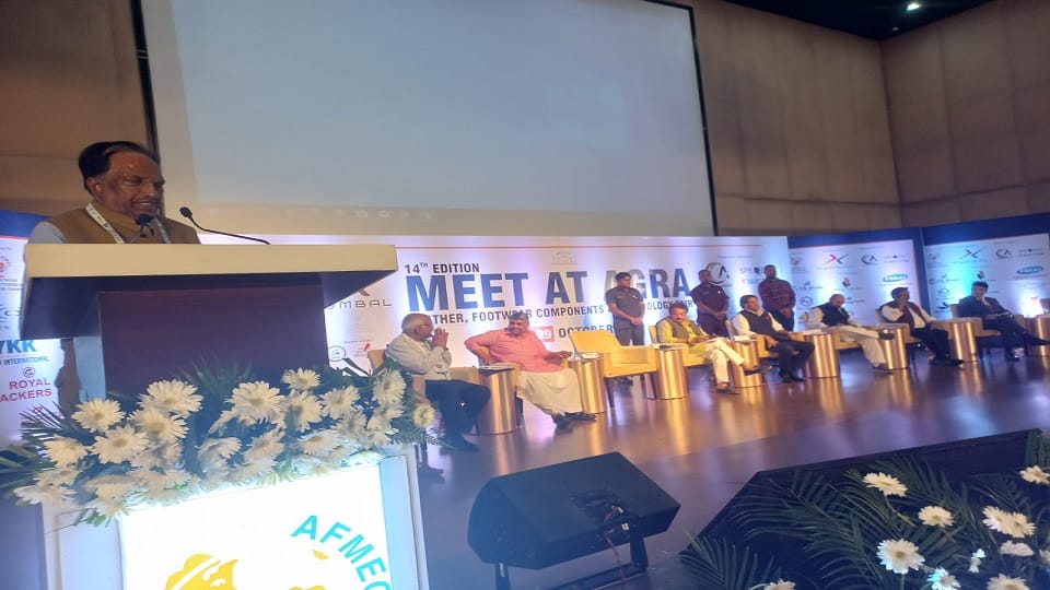 Meet At Agra inagurated at tread center in Agra