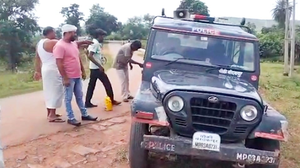 Police car's diesel runs out, thief escapes from the spot