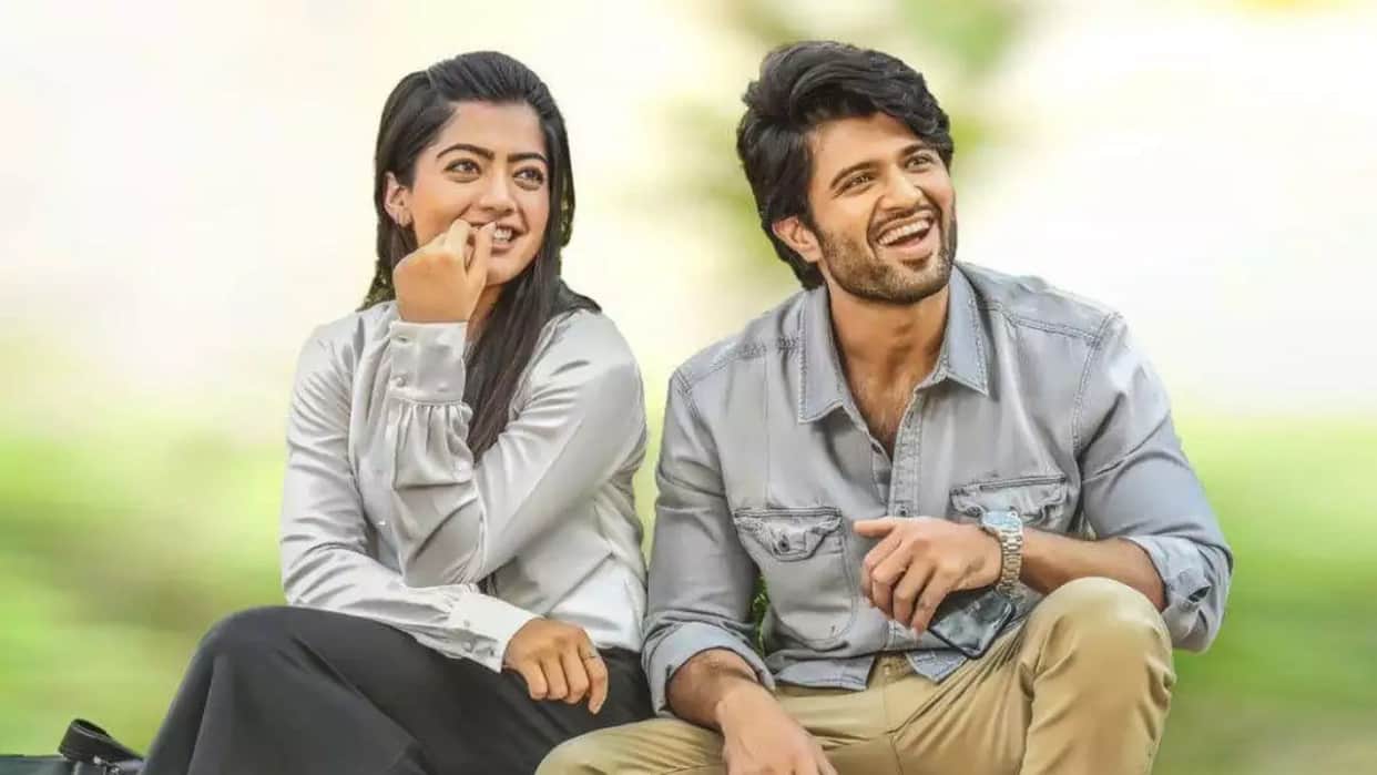 Rashmika Mandanna Post selfie on Social media fans seaching Vijay Deverakonda in Photo