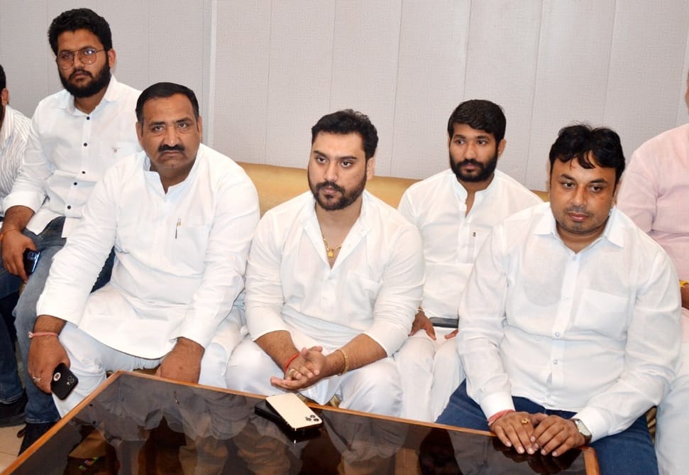 BJP sends those who raise their voices to jail: Pandey