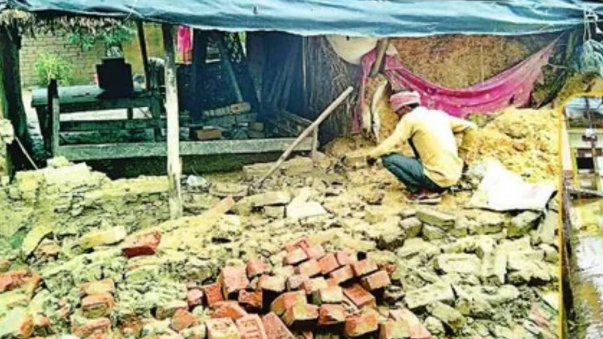 Rain became disaster, walls fell, plywood factory damaged in sitapur.