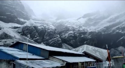 Uttarakhand Weather: पहाड़ों पर बारिश-बर्फबारी का मैदानी इलाकों पर कुछ दिन दिखेगा असर, जानें मौसम का पूरा हाल Uttarakhand Weather News weather will remain dry in plains but cold of mountains will torment Snowfall