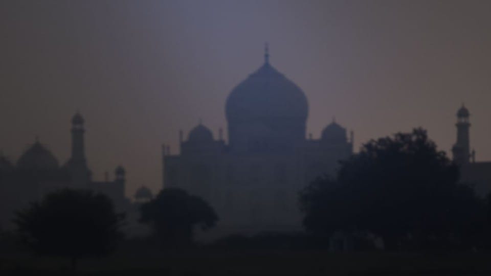 Tourists could not see the nightviews of Taj Mahal due to clouds at night