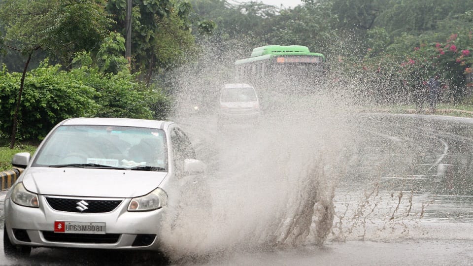 Rain continues in Delhi-NCR for 48 hours know how weather will be on Monday