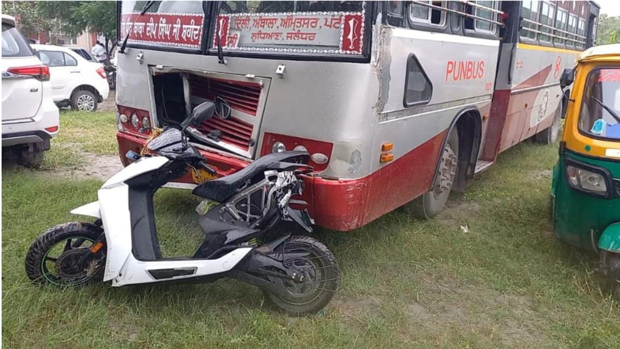 Scooty rider couple killed in collision with Punjab Roadways bus on NH-44