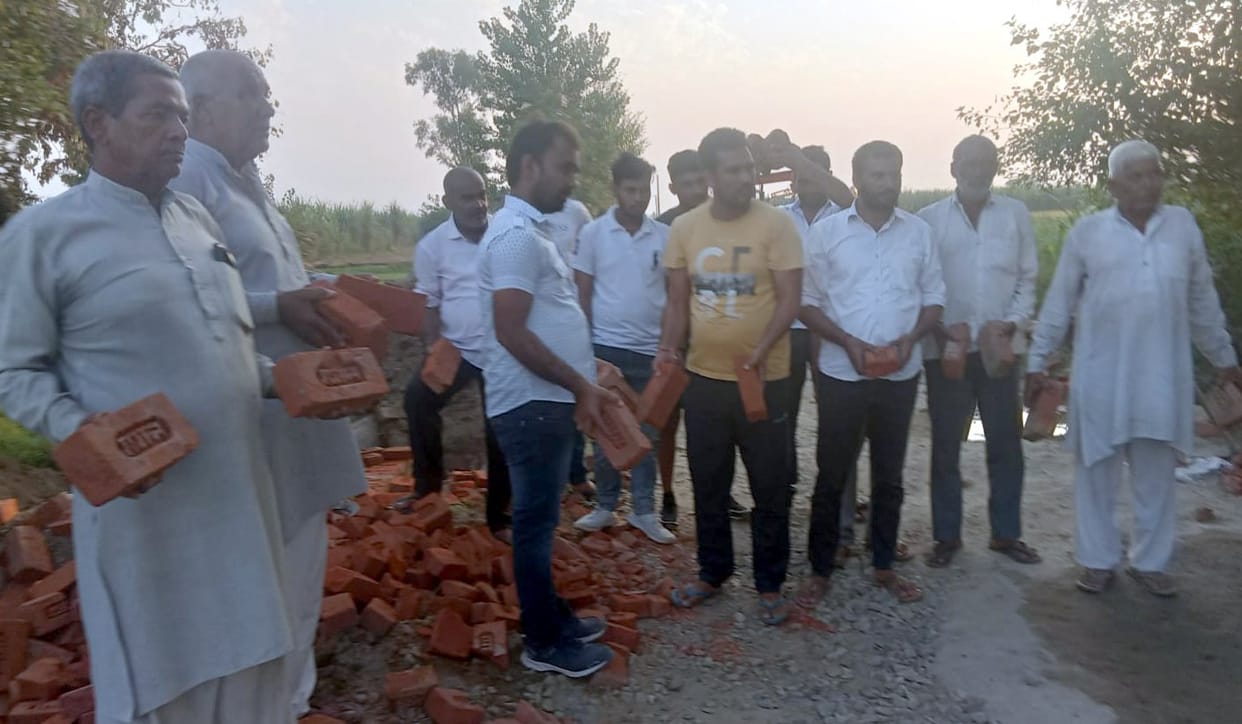 People stopped road construction in Toda village