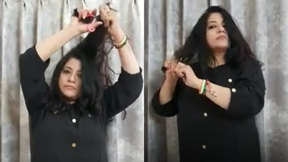 Noida doctor Anupama Bhardwaj cut her hair in protest against the death of a Kurdish woman
