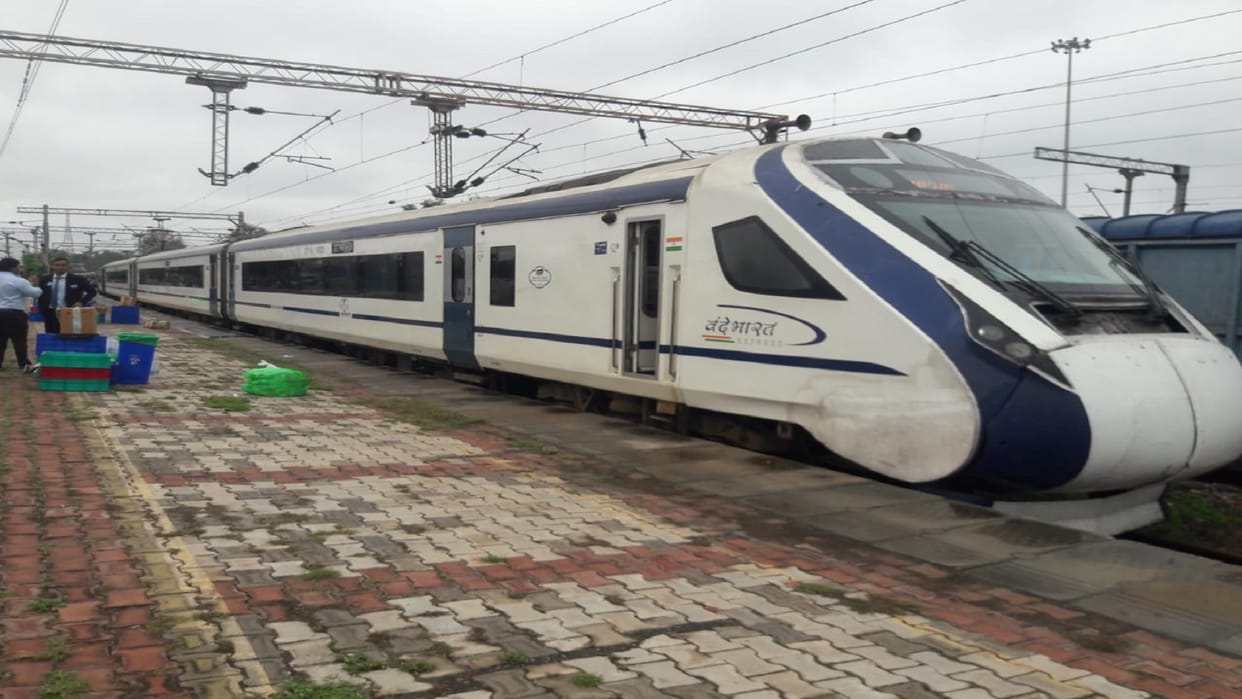 Brake jam of Vande Bharat Express train at Bulandshahr