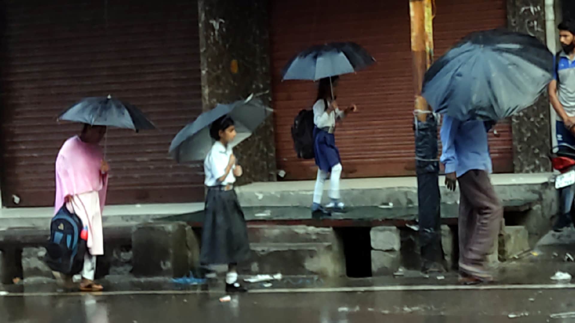 UP: yellow alert for four days in western UP due to Rain, pleasant weather, pollution decreased