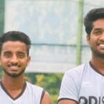 आमिर अली व शारदानंद तिवारी।