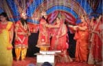 कृभको फर्टिलाइजर में रामलीला का मंचन करतीं महिला कलाकार।