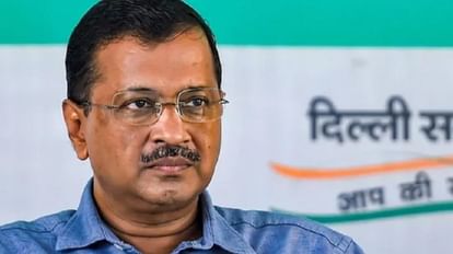 CM केजरीवाल बोले: एलजी को मानने ही पड़ेंगे संविधान और सुप्रीम कोर्ट के आदेश, नेता प्रतिपक्ष ने किया पलटवार अरविंद केजरीवाल (फाइल)