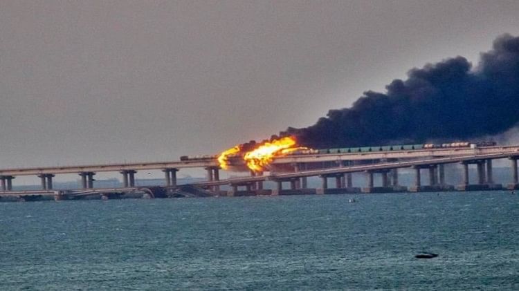 Limited Road Traffic Resumes On Crimean Bridge After Huge Explosion 