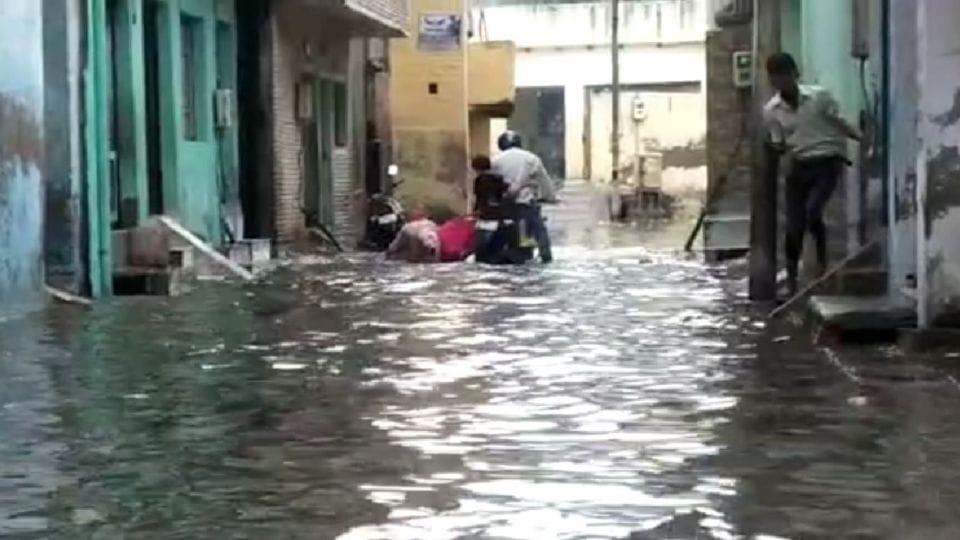 Agra Rain broke the record of average rainfall for October ten houses collapsed