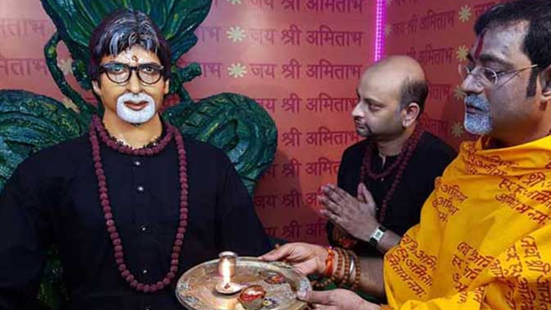 Amitabh Bachchan Birthday Big b first job is in coal mines at Kolkata people worship actor shoes in temple