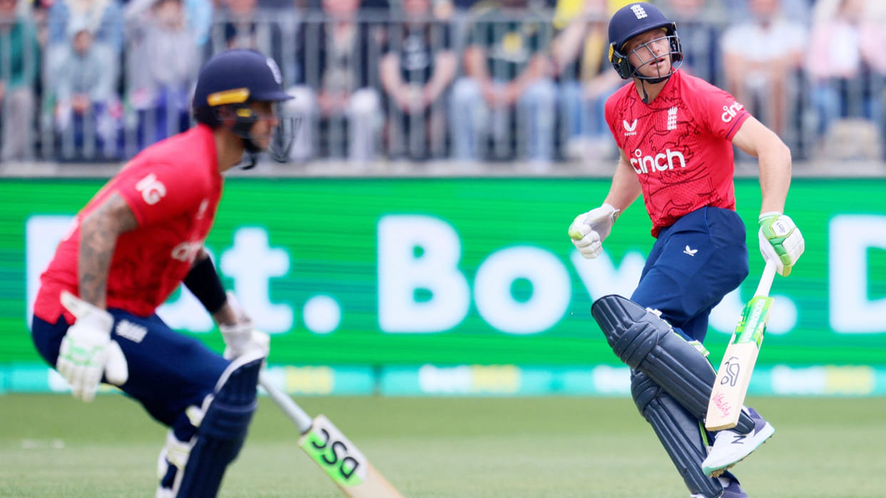 AUS vs ENG 1st T20: England Defeat Australia by 8 run, Jos Buttler, Alex Hales Brilliant Innings; David Warner
