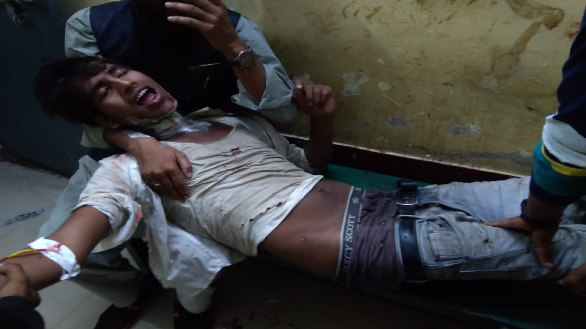 Many people including three children died due to current of 11 thousand volts in the iron rod in bahraich