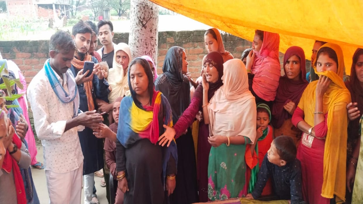 Many people including three children died due to current of 11 thousand volts in the iron rod in bahraich