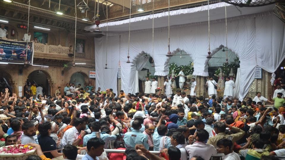 Banke Bihari Mandir Darshan time increased in know new schedule