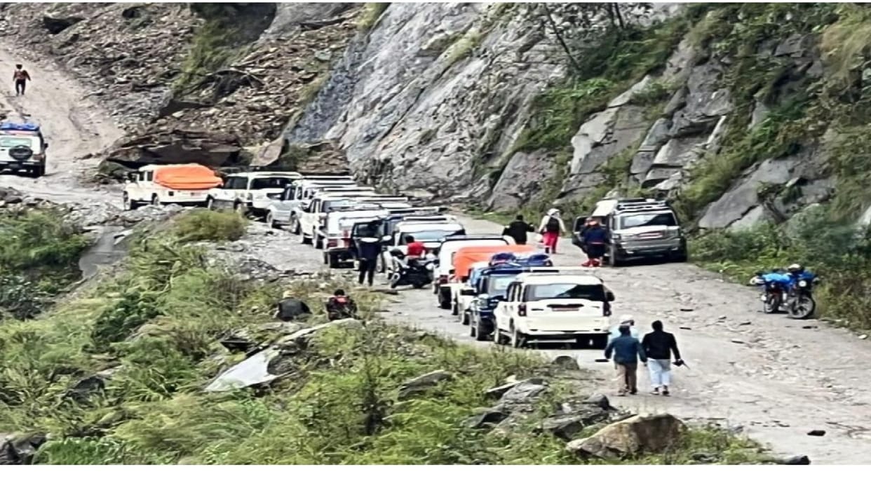Maharajganj: Landslide in Mustang, Nepal, thousands of Indian tourists stranded, went to see Muktinath Dham
