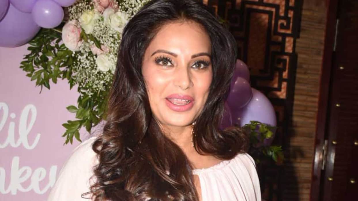 bipasha basu gets trolled on social media for wearing heels in pregnancy